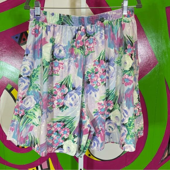 Connections Related Seperates, Floral Elastic Waist Vintage Shorts. Size 1X/2X - Picture 3 of 4